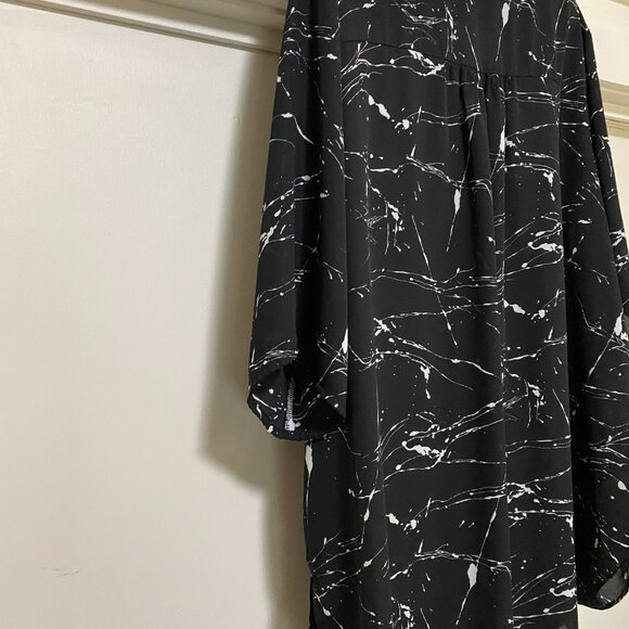 Beautiful slightly sheer black & white blouse w/1/2 sleeves, size 2X - Picture 4 of 9